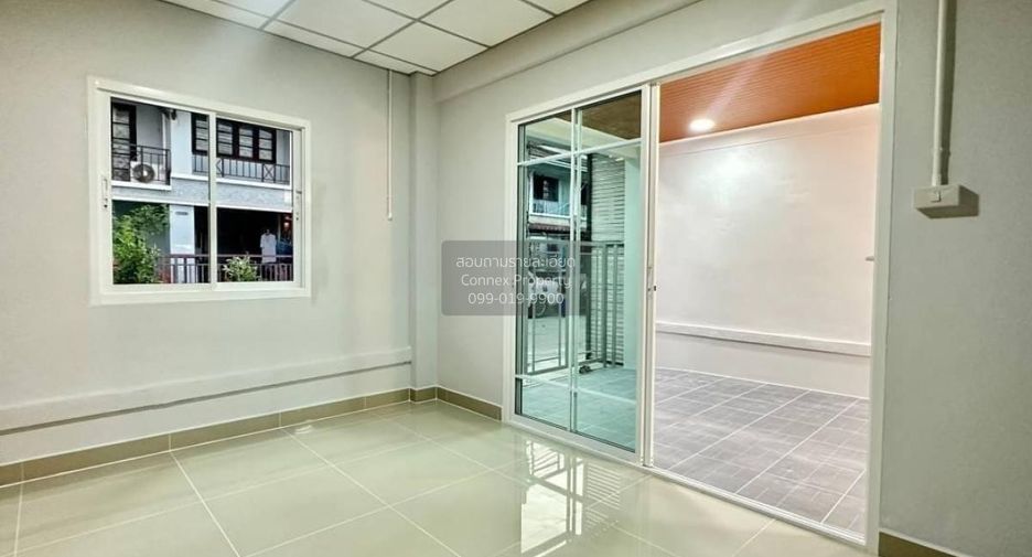 À vendre 3 chambres maison de ville à Bang Bua Thong, Nonthaburi