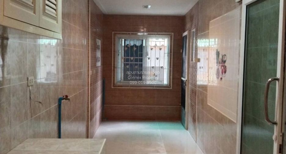 For sale 3 bedrooms townhouse in Lam Luk Ka, Pathum Thani