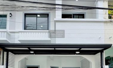 Продажа 3 спальни таунхаус в Bang Bua Thong, Нонтабури