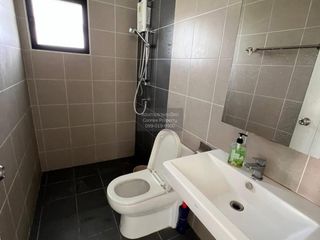 出售 4 卧室 独立屋 在 Mueang Pathum Thani, Pathum Thani