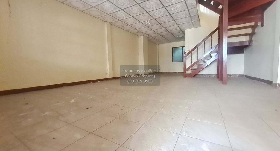 Casa adosada en venta de 2 habitaciones en Thanyaburi, Pathum Thani
