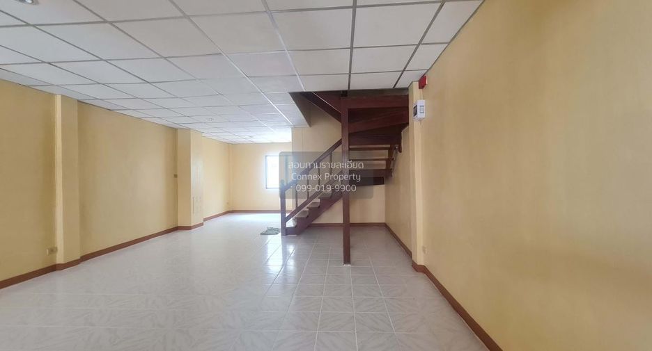 Casa adosada en venta de 2 habitaciones en Thanyaburi, Pathum Thani