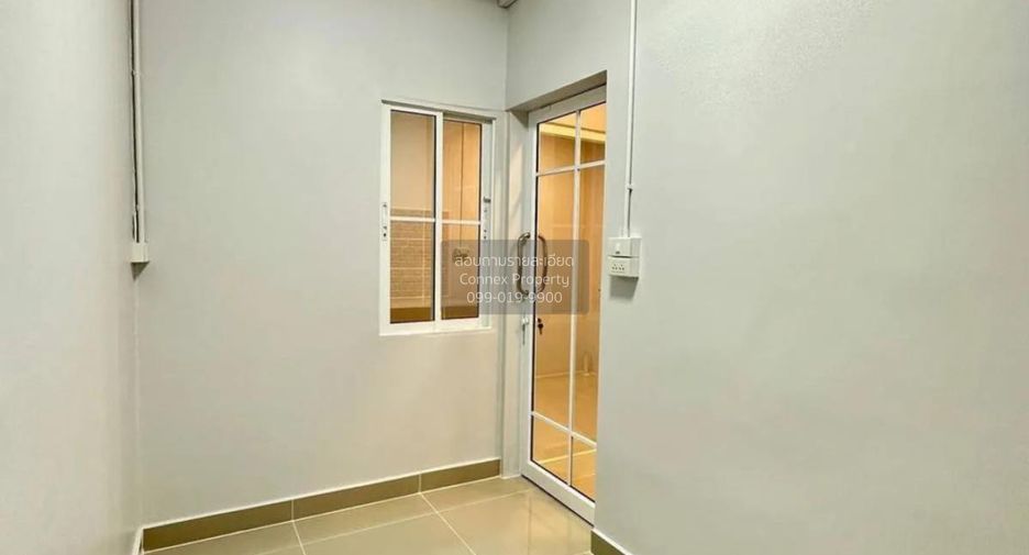 Casa adosada en venta de 3 habitaciones en Bang Yai, Nonthaburi