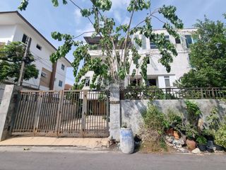 À vendre 4 chambres maison à Wang Thonglang, Bangkok