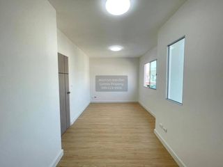 For sale 3 bedrooms townhouse in Bang Sao Thong, Samut Prakan