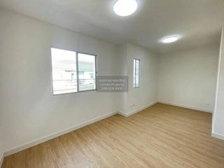 For sale 3 bedrooms townhouse in Bang Sao Thong, Samut Prakan