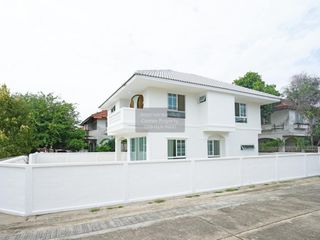 Haus zum Kauf mit 4 Zimmer in Nong Khaem, Bangkok