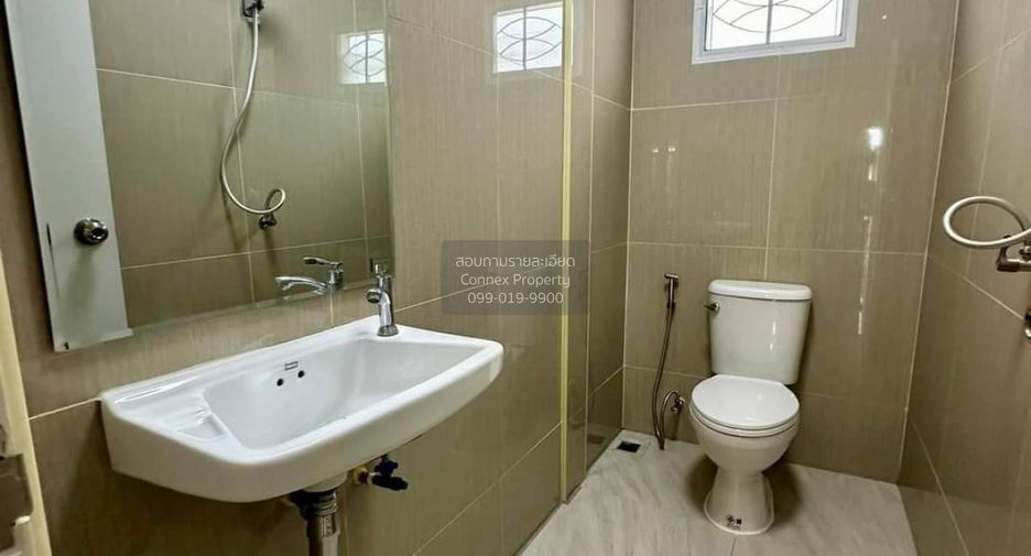 À vendre 3 chambres maison de ville à Sam Phran, Nakhon Pathom