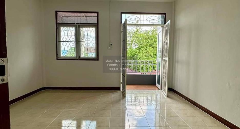 À vendre 3 chambres maison de ville à Sam Phran, Nakhon Pathom