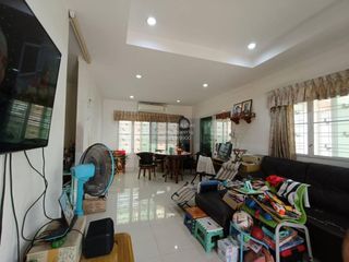 For sale 4 bedrooms house in Mueang Samut Sakhon, Samut Sakhon