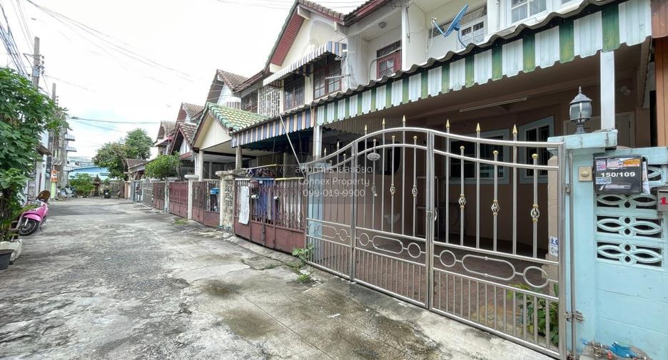 À vendre 2 chambres maison de ville à Taling Chan, Bangkok