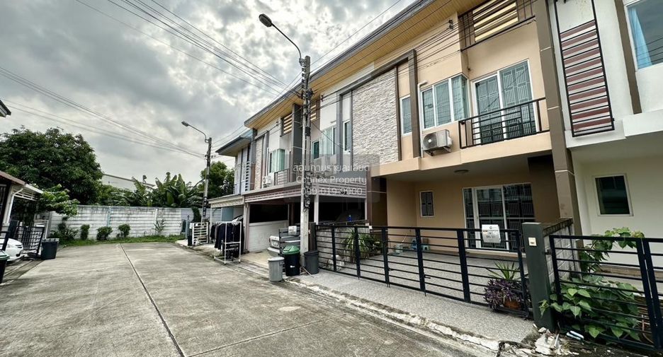 Reihenhaus zum Kauf mit 4 Zimmer in Bang Kruai, Nonthaburi
