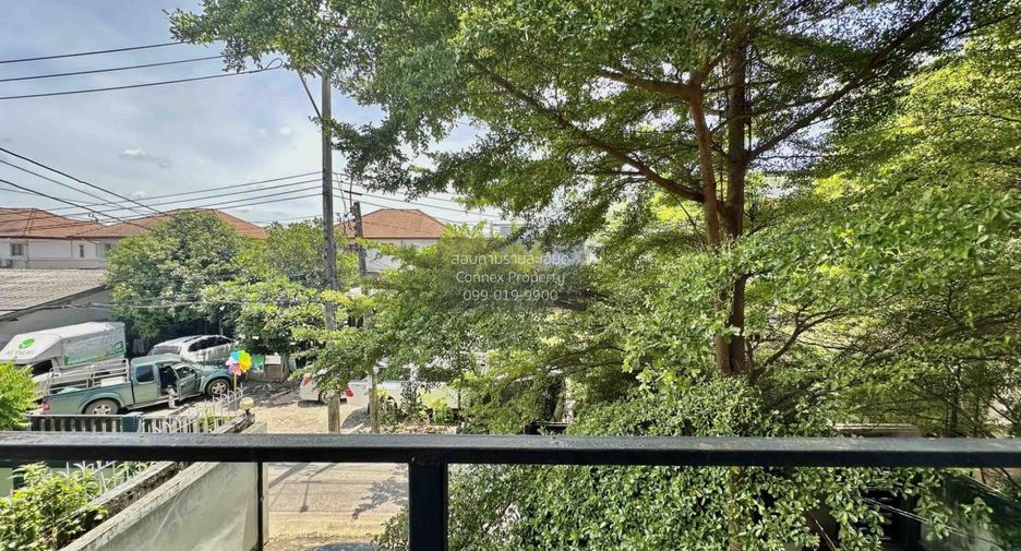 For sale 3 bedrooms house in Bang Kapi, Bangkok