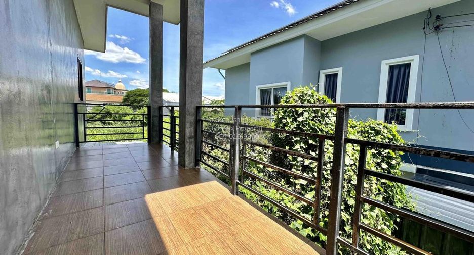 For sale 3 bedrooms house in Bang Kapi, Bangkok