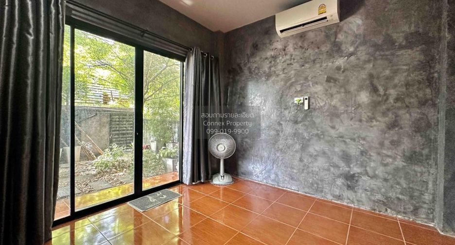 For sale 3 bedrooms house in Bang Kapi, Bangkok
