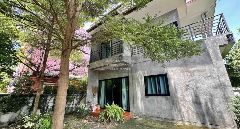 For sale 3 bedrooms house in Bang Kapi, Bangkok