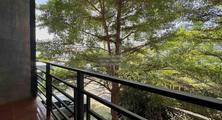 For sale 3 bedrooms house in Bang Kapi, Bangkok