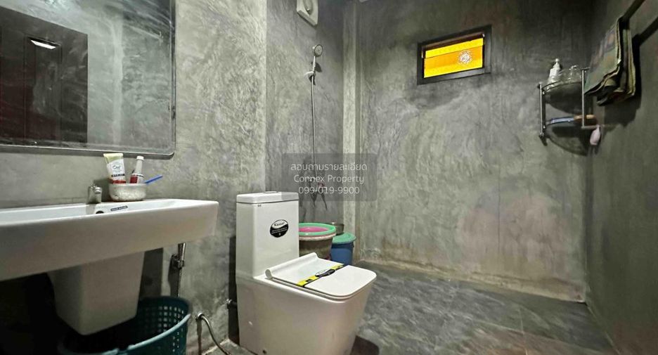 For sale 3 bedrooms house in Bang Kapi, Bangkok