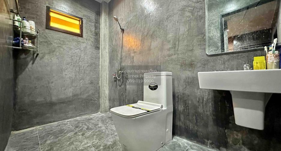 For sale 3 bedrooms house in Bang Kapi, Bangkok