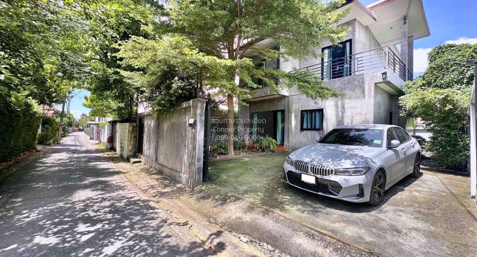 For sale 3 bedrooms house in Bang Kapi, Bangkok