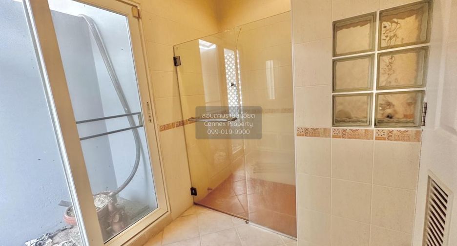 For sale 3 ベッドルーム house in Lat Krabang, Bangkok