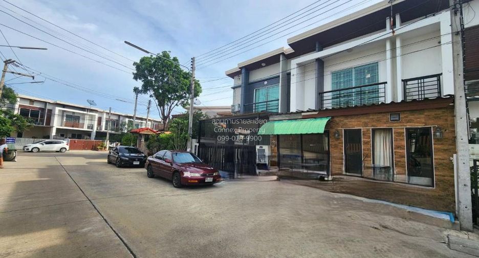 À vendre 3 chambres maison de ville à Sam Phran, Nakhon Pathom