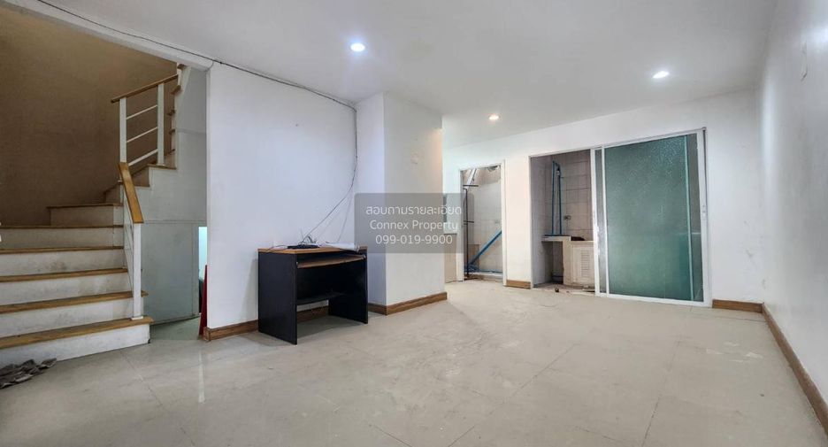 À vendre 3 chambres maison de ville à Sam Phran, Nakhon Pathom