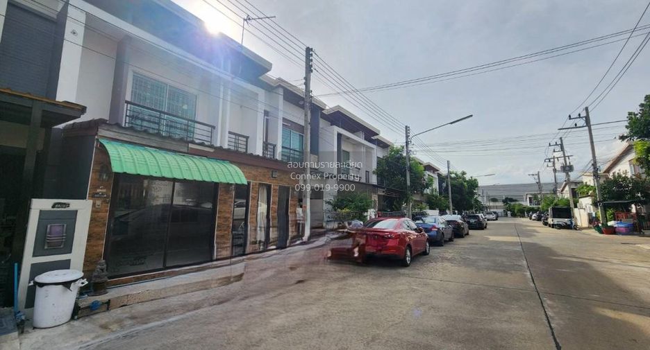 À vendre 3 chambres maison de ville à Sam Phran, Nakhon Pathom