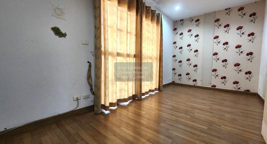 À vendre 3 chambres maison de ville à Sam Phran, Nakhon Pathom