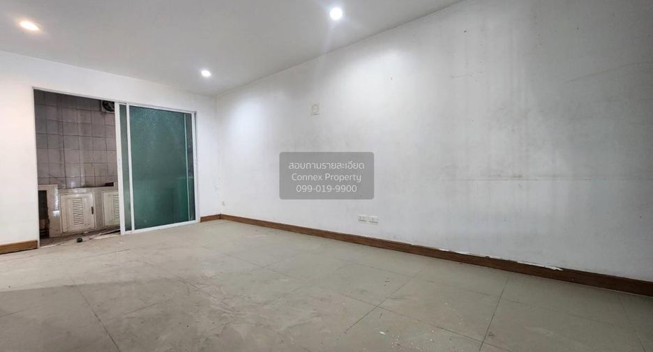À vendre 3 chambres maison de ville à Sam Phran, Nakhon Pathom