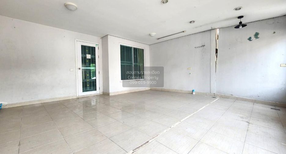 À vendre 3 chambres maison de ville à Sam Phran, Nakhon Pathom
