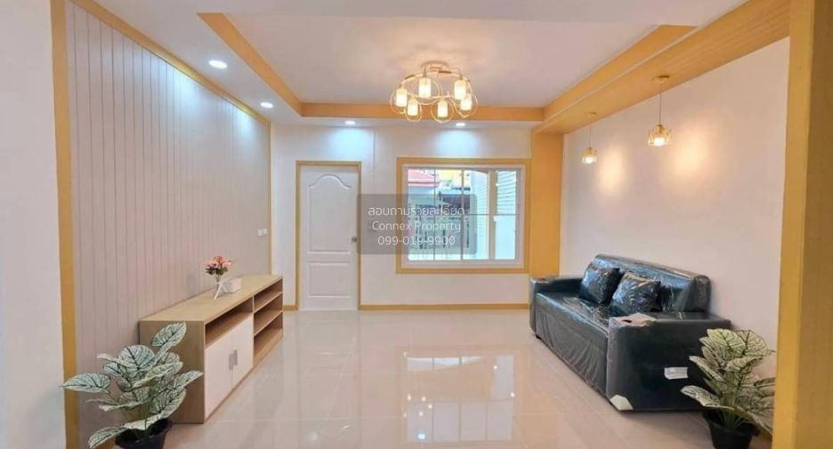 For sale 3 bedrooms townhouse in Sai Noi, Nonthaburi