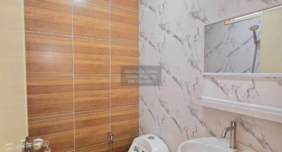 For sale 3 bedrooms townhouse in Sai Noi, Nonthaburi