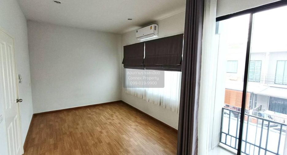 For sale 3 bedrooms townhouse in Mueang Pathum Thani, Pathum Thani