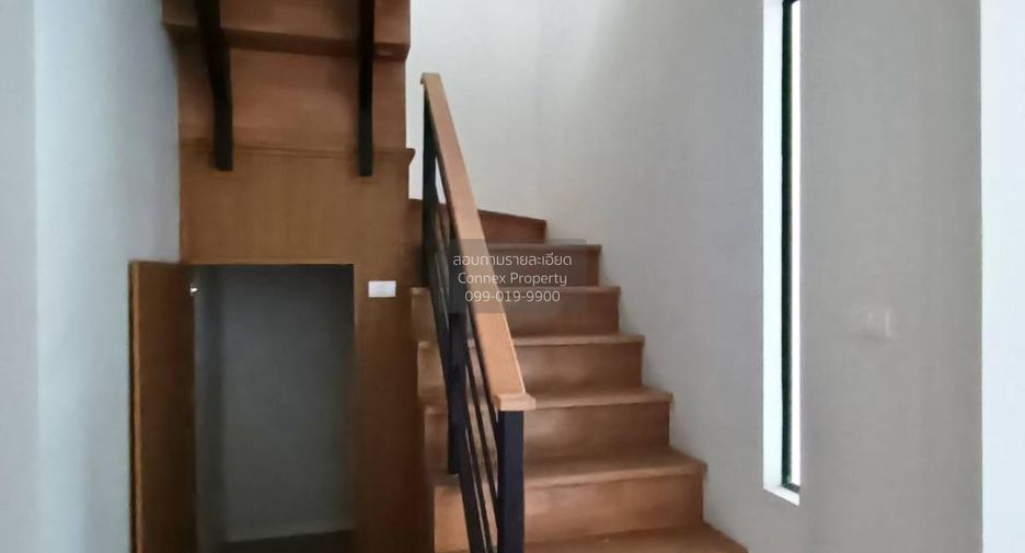 For sale 3 bedrooms townhouse in Mueang Pathum Thani, Pathum Thani