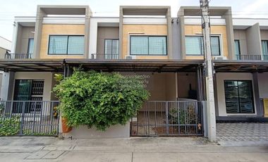 For sale 3 bedrooms townhouse in Mueang Pathum Thani, Pathum Thani