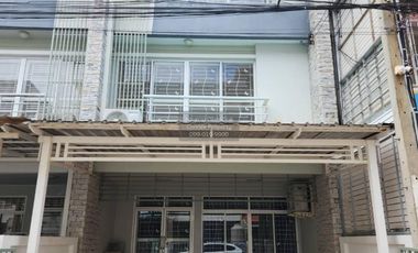For sale 3 bedrooms townhouse in Mueang Samut Prakan, Samut Prakan