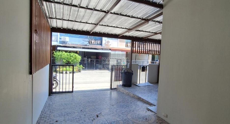 For sale 3 bedrooms townhouse in Sai Noi, Nonthaburi