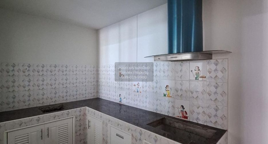 For sale 3 bedrooms townhouse in Sai Noi, Nonthaburi