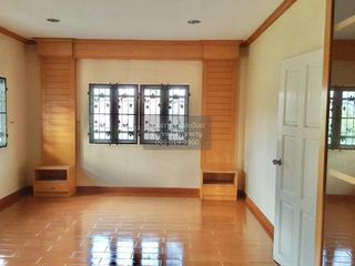 出售 3 卧室 独立屋 在 Sam Khok, Pathum Thani