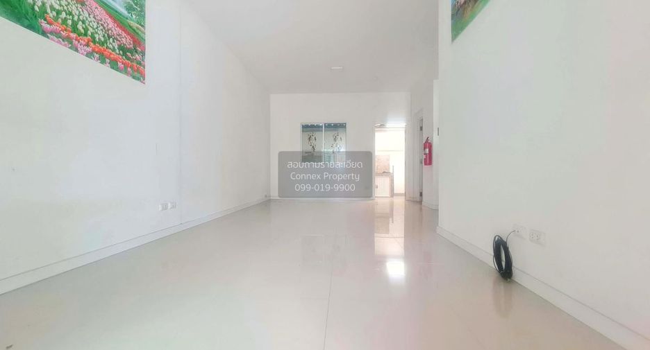 À vendre 3 chambres maison de ville à Mueang Samut Prakan, Samut Prakan