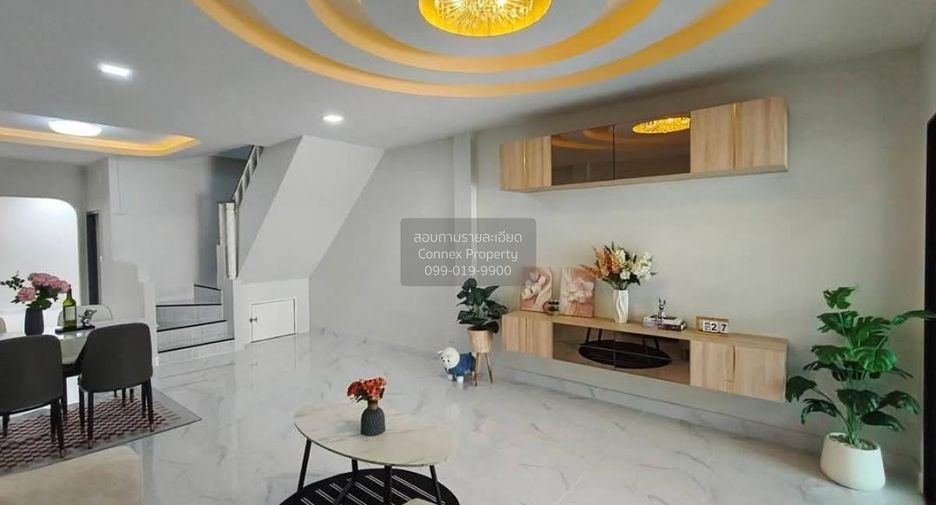 Reihenhaus zum Kauf mit 3 Zimmer in Khan Na Yao, Bangkok