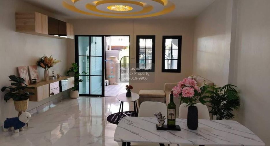 Reihenhaus zum Kauf mit 3 Zimmer in Khan Na Yao, Bangkok