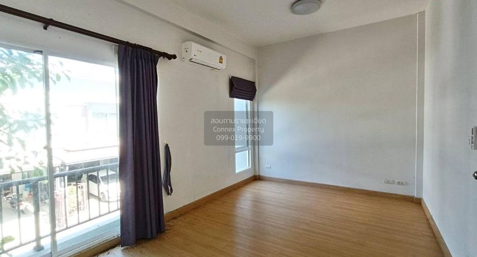 For sale 3 bedrooms townhouse in Lam Luk Ka, Pathum Thani