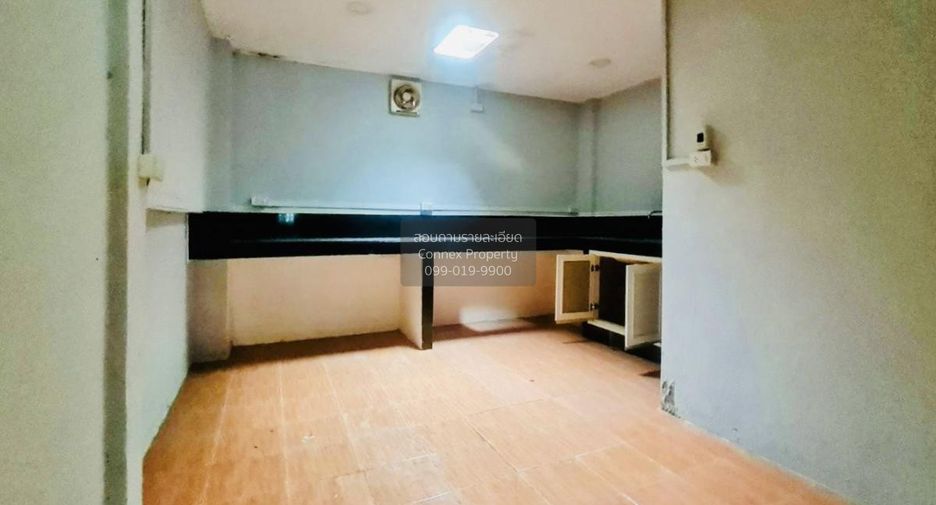 Reihenhaus zum Kauf mit 3 Zimmer in Saphan Sung, Bangkok