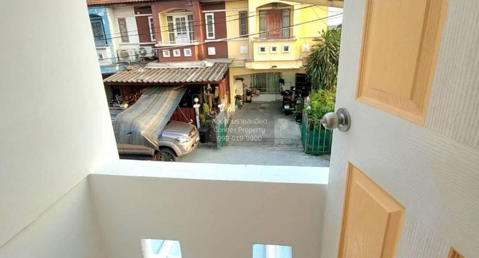 For sale 3 bedrooms townhouse in Khlong Sam Wa, Bangkok