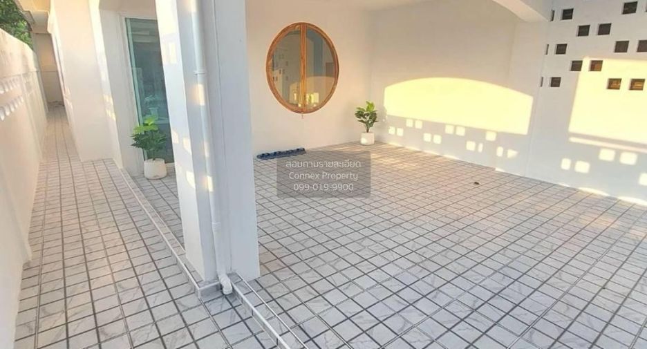 For sale 3 bedrooms townhouse in Khlong Sam Wa, Bangkok