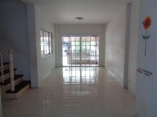 Casa adosada en venta de 3 habitaciones en Wang Noi, Phra Nakhon Si Ayutthaya