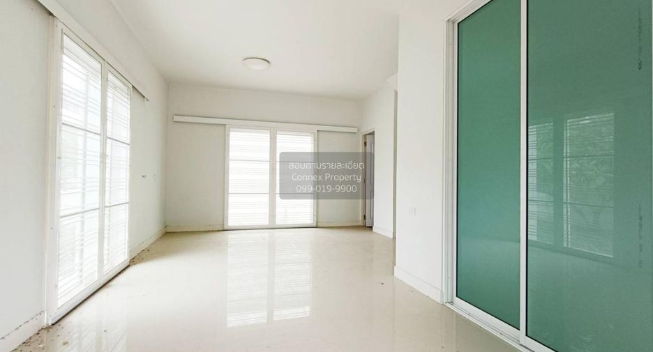 For sale 3 bedrooms townhouse in Sai Noi, Nonthaburi