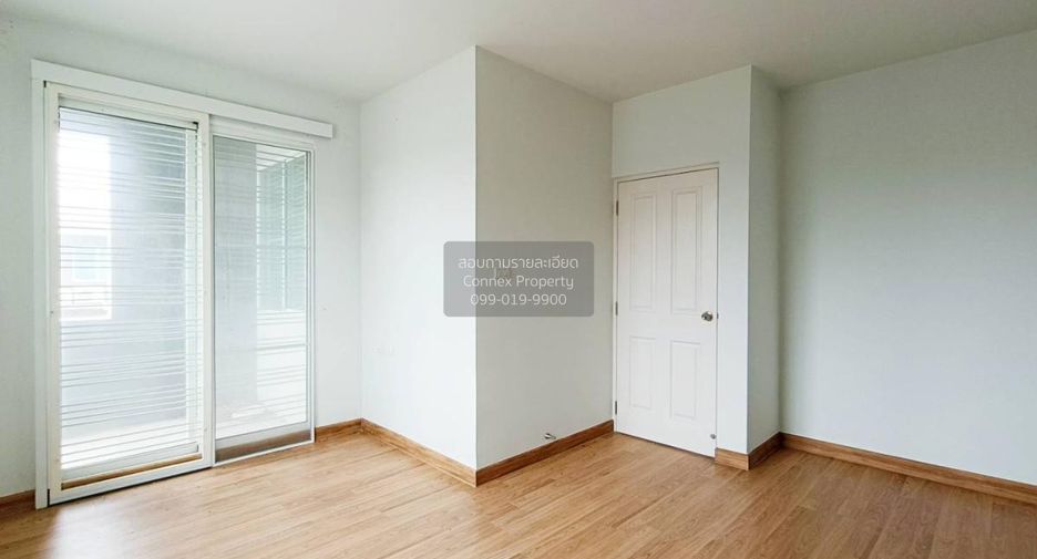 For sale 3 bedrooms townhouse in Sai Noi, Nonthaburi